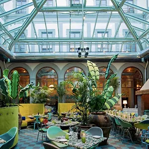 4* Hotel 25hours Piazza San Paolino