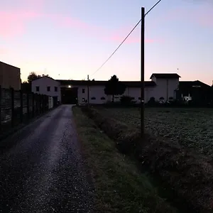  Casa vacanze Cascina Cortazza Italia